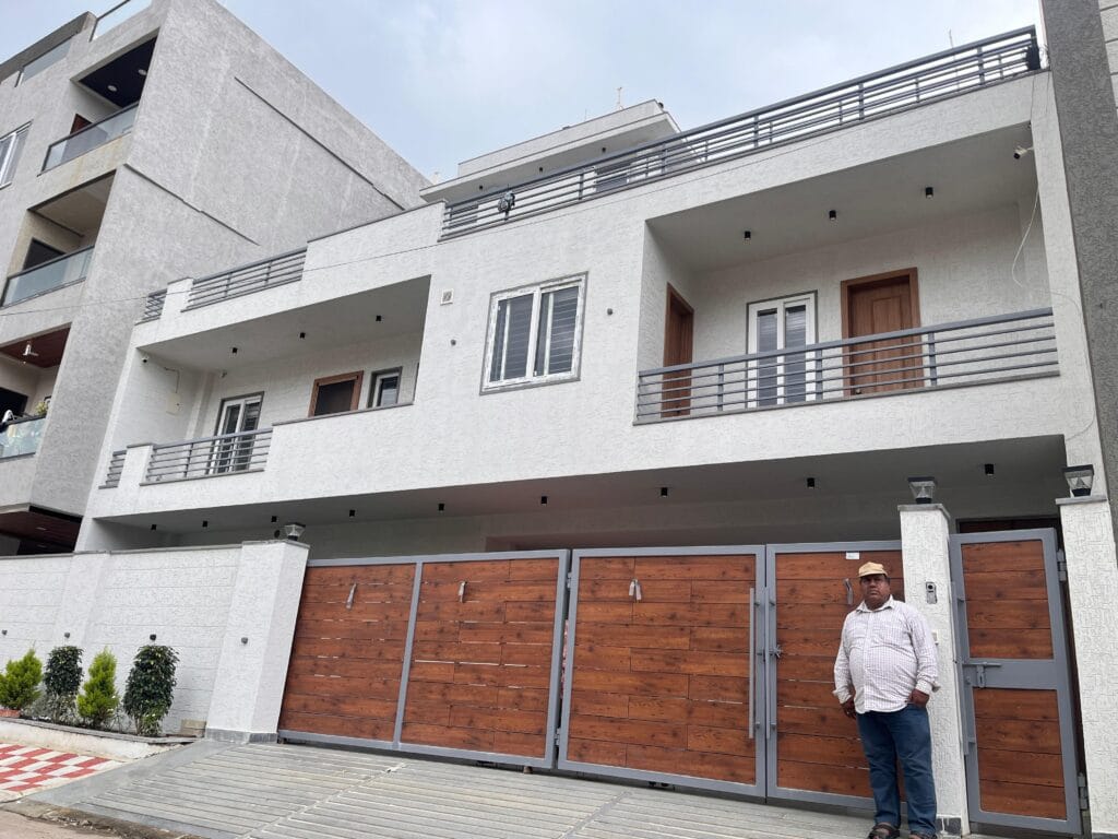 भोपाल नगर निगम के रिटायर्ड अफसर के पास 5 करोड़ से ज्यादा की प्रॉपर्टी, 85 लाख के जेवर; लोकायुक्त ने मारा छापा 2 Retired officer of Bhopal Municipal Corporation has property worth more than Rs 5 crore, jewelery worth Rs 85 lakh; Lokayukta raided, Lokayukata Action, Kalluram News, Today Updates, MP News, Bhopal