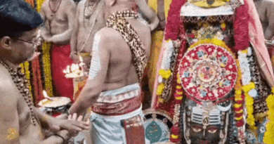 महाकाल को अर्पित की राखी, सवा लाख लड्डुओं का भोग लगाया; जबलपुर में 81 फीट ऊंचे मंदिर में विशेष पूजा 4 Rakhi was offered to Mahakal, 1.25 lakh laddus were offered; Special puja in 81 feet high temple in Jabalpur, Ujjain, Kalluram News, Today Updates, oday Is The Fifth And Last Monday Of Shravan, Rakhi Tied To Mahakaal, MP News