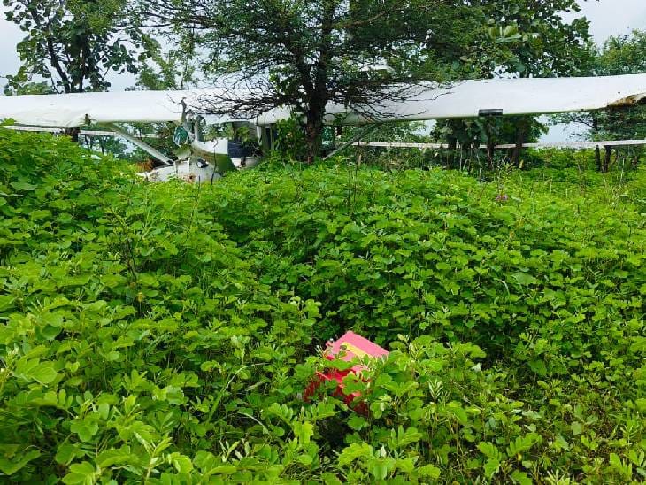 गुना में टू सीटर एयरक्राफ्ट क्रैश, टेस्ट फ्लाइट के लिए भरी थी उड़ान, दो पायलट घायल 2 Two seater aircraft crashes in Guna, took off for test flight, two pilots injured, Guna, Plane Crash, Kalluram News, Today Updates, Accident, Air Aviation