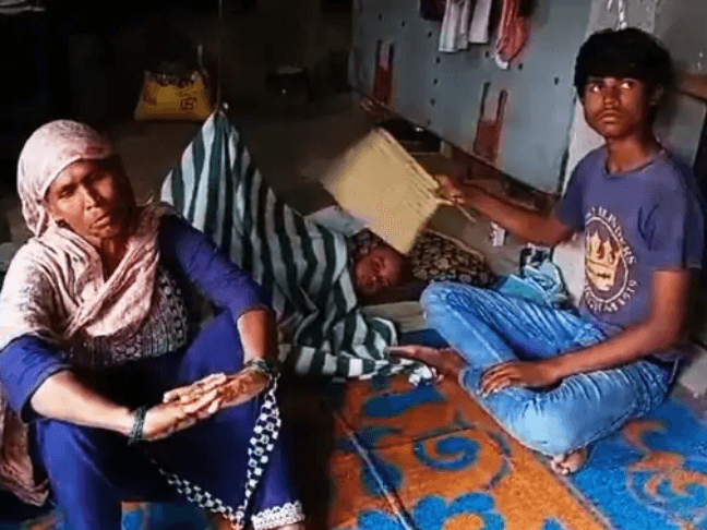 गुना में 5 साल के बेटे ने बिस्तर पर पेशाब किया, सौतेली मां गरम पलटे से दागा, बोली- जितना रोएगा, उतना जलाऊंगी 1 In Guna 5 year old son urinated on the bed, step mother hit him with hot iron, said - the more he cries, the more I will burn him, Kalluram News, Today Updates, Crime, Guna