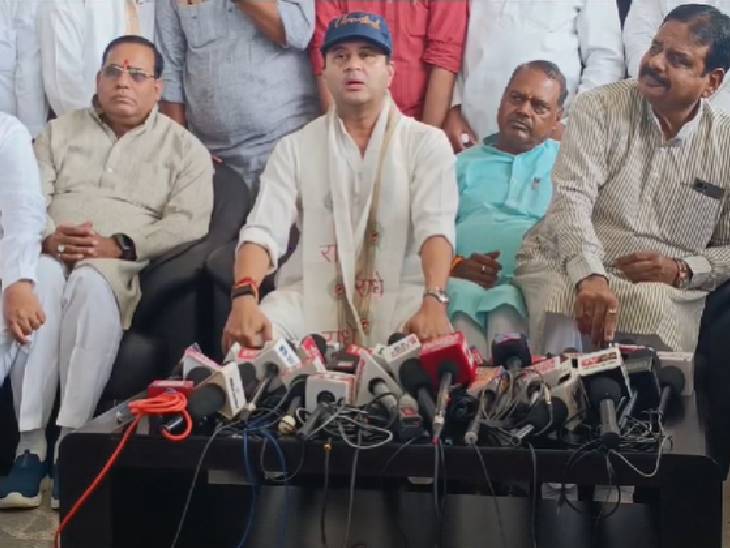 सिंधिया बोले- भाई-भाई को लड़ाती है कांग्रेस, राहुल गांधी के ईडी छापे की आशंका पर किया पलटवार 1 Scindia said - Congress makes brothers fight, countered on Rahul Gandhi's fear of ED raid, Kalluram News, Today Updates, Jyotiraditya Scindhia, Gwalior, Politics