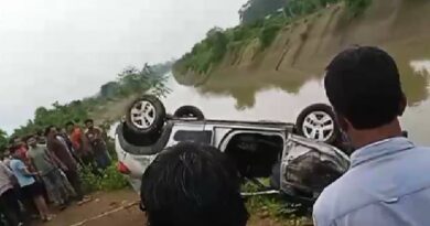 Four friends fell into the canal along with their car in Jabalpur, two people swam out, two missing, Jabalpur, Kalluram News, Today Updates, Accident