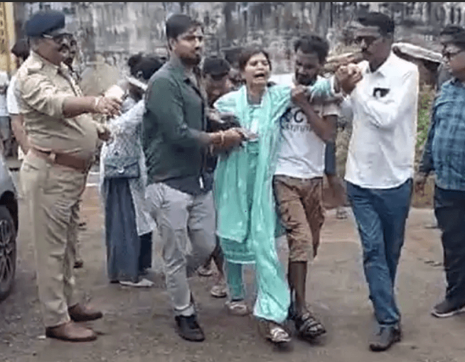 एक लाख रुपए के लिए महिला के सिर पर हथौड़ी से किए 15 वार, जबलपुर में हत्या के बाद पुलिस के साथ सुराग तलाशता रहा 3 Lady Murder In Jabalpur For One Lakh Rupees