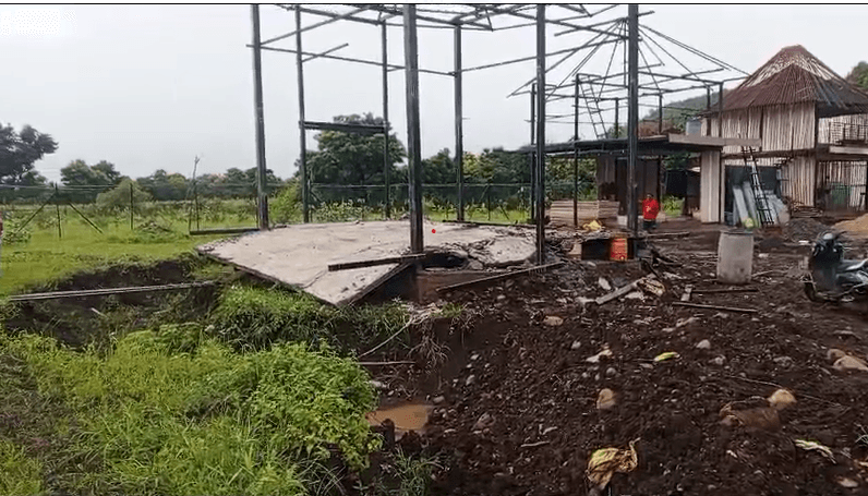 फार्महाउस की छत गिरी, मलबे में दबने से 5 की मौत; एक दिन पहले डाली गई थी स्लैब 3 5 labour dead Farmhouse in Indore Near Mhow
