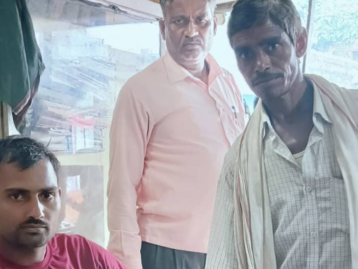 मुरैना के जौरा में रोजाना 300 से ज्यादा किसानों को मिल रहे खाद के कूपन 1 More than 300 farmers are getting fertilizer coupons every day in Jaura, Morena, Morena, Joura, fertilizers distribution, Kalluram News,today Updates