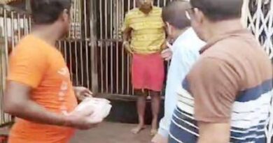 In Ujjain, the devotee wrote 'Mahakal', made Tripund and made him remove his shorts, the priest said - sentiments are hurt by such clothes, Ujjain, Kalluram News, Today Updates, Mahakal News