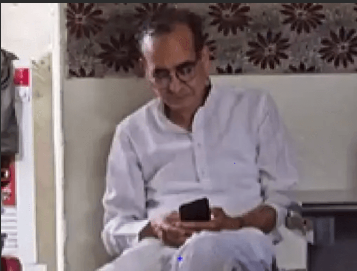 सीबीआई अफसर बताकर रिटायर्ड बैंक अफसर से 51 लाख रुपए ठगे, मनी लॉन्ड्रिंग में फंसाने की धमकी भी दी 1 Cheated a retired bank officer of Rs 51 lakh by pretending to be a CBI officer and also threatened to implicate him in money laundering, Ujjain News, Today Updates, Kalluram News, Online Fraud, Digital Arrest