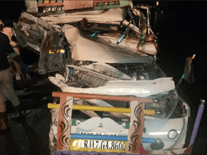 तेज रफ्तार स्कॉर्पियो पिकअप से टकराई, तीन दोस्तों समेत चार की मौत 1 4 People Dead In Road Accident In Mandsaur