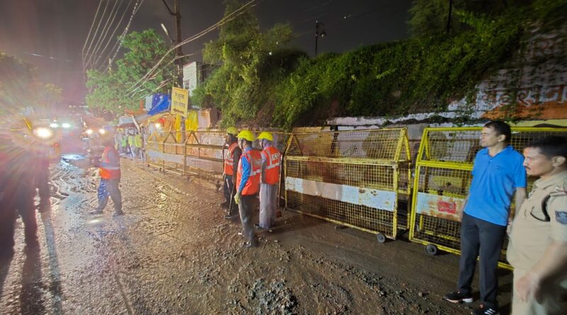 Two People Died Due To Wall Collapse Near Mahakal Temple In Ujjain