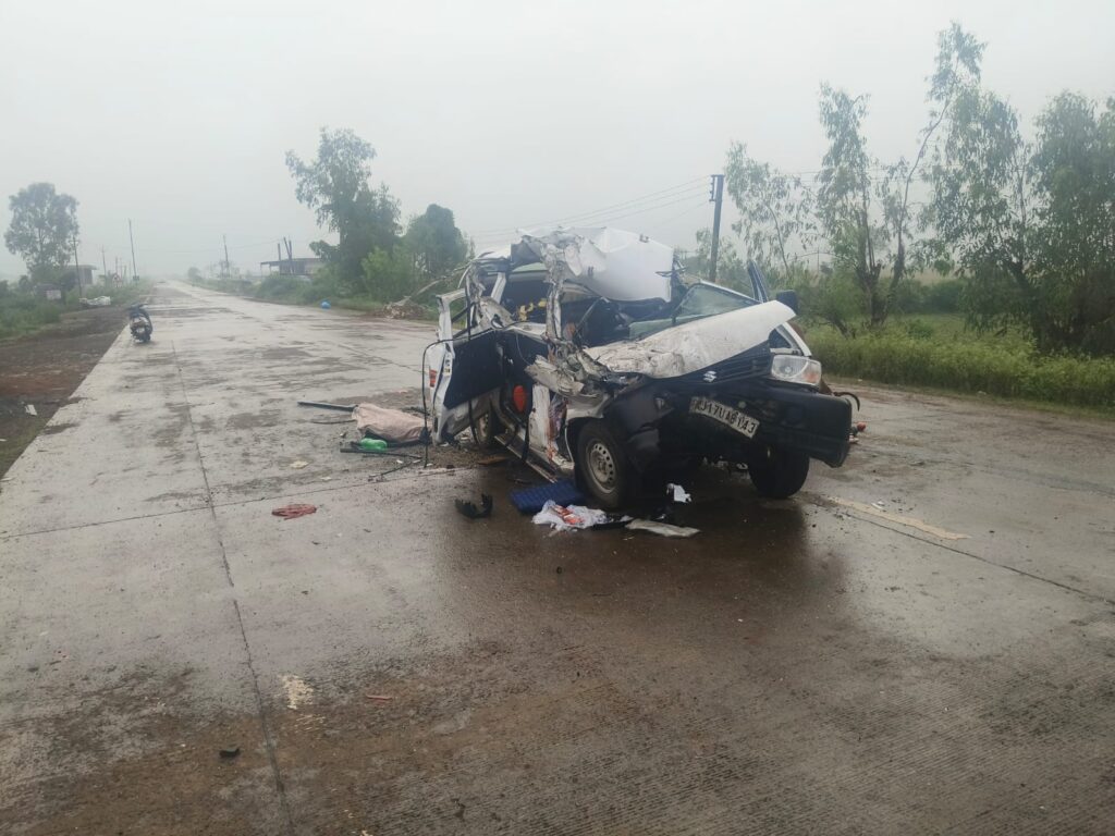 4 People Dead In Road Accident In VIdisha