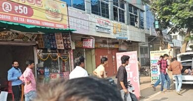 युवक के कपड़े उतारे, जमकर मारे बेल्ट, गाड़ी की डिग्गी में डालकर ले गए 1 Took off the young man's clothes and beat him with the belt In Vidisha