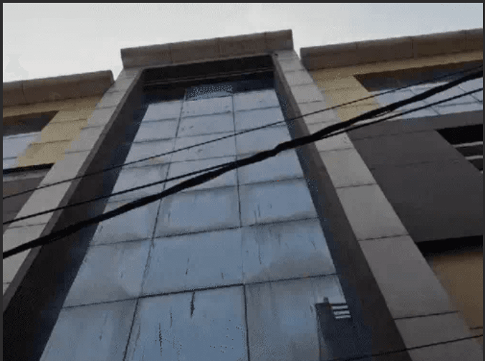 चौथी मंजिल से कूदकर बीएससी की छात्रा ने दी जान; बेटी से मिलने UP से छतरपुर में आए थे माता-पिता 2 BSc student committed suicide by jumping from the fourth floor In Chhatarpur