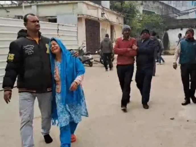 चौथी मंजिल से कूदकर बीएससी की छात्रा ने दी जान; बेटी से मिलने UP से छतरपुर में आए थे माता-पिता 1 A BSc student committed suicide by jumping from the fourth floor In Chhatarpur