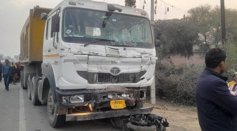 рднрд┐рдВрдб рдореЗрдВ рдбрдВрдкрд░ рдФрд░ рд▓реЛрдбрд┐рдВрдЧ рд╡рд╛рд╣рди рдХреА рдЯрдХреНрдХрд░ рдореЗрдВ 5 рдХреА рдореМрдд, 8 рдШрд╛рдпрд▓, рд▓реЛрдЧреЛрдВ рдиреЗ рд▓рдЧрд╛рдпрд╛ рдЬрд╛рдо 6 5 killed in collision between dumper and loading vehicle in Bhind