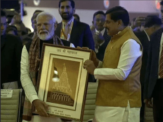 ग्लोबल इन्वेस्टर्स समिट में मोदी बोले– दुनिया को भारत से उम्मीदें, अदाणी ग्रुप एमपी में 1.10 लाख करोड़ निवेश करेगा; MP की नई 18 नीतियां भी लॉन्च 1 Modi said in Global Investors Summit- the world has expectations from India