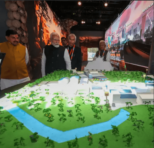 ग्लोबल इन्वेस्टर्स समिट में मोदी बोले– दुनिया को भारत से उम्मीदें, अदाणी ग्रुप एमपी में 1.10 लाख करोड़ निवेश करेगा; MP की नई 18 नीतियां भी लॉन्च 5 Modi said in Global Investors Summit- the world has expectations from India