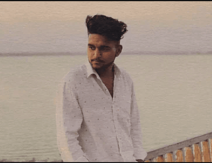 गर्लफ्रेंड ने मांगा आईफोन, बॉयफ्रेंड ने लगा ली फांसी; भोपाल में पिता बोले- लड़की बात नहीं करने की धमकी देती थी 1 Bboyfriend Committed Suicide After Girlfriend Asked For an IPhone In Bhopal