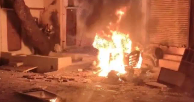 टीम इंडिया की जीत के बाद पथराव, महू में दो गुटों ने गाड़ियां और दुकानें फूंकी; पुलिस ने लाठीचार्ज किया  3 Rukus In Mhow After Indian Team Won Trophy