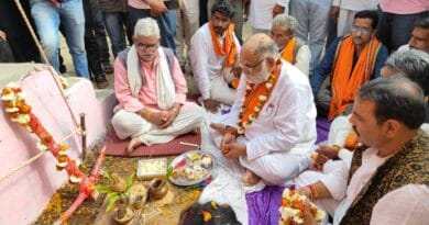 विधायक ने किया 4 करोड़ के विकास कार्यों का भूमि पूजन व लोकार्पण 2 MLA performed Bhoomi Pujan and inauguration of development works worth Rs. 4 crores In Sironj