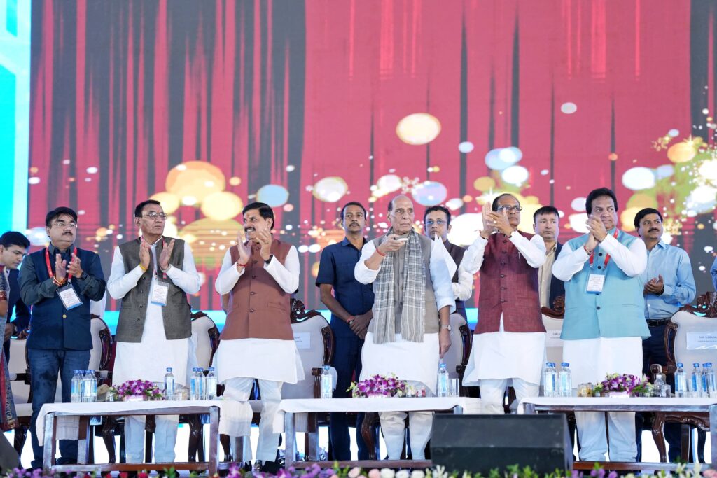 केंद्रीय मंत्री राजनाथ सिंह बोले– देशभर की स्पीड ट्रेनों में रायसेन के कोच लगेंगे, शिवराज ने कहा -किसानों के हित सुरक्षित रखेंगे 1 Union Minister Rajnath Singh said- Raisen coaches will be installed in speed trains across the country