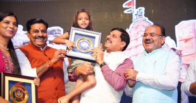 CM डॉ. मोहन यादव बोले - जॉब सीकर नहीं, क्रिएटर बन रहीं महिलाएं, एमपी एक्सीलेंस अवॉर्ड में किया सम्मानित 3 CM Dr. Mohan Yadav said – Women are becoming creators, not job seekers, honored at the MP Excellence Awards