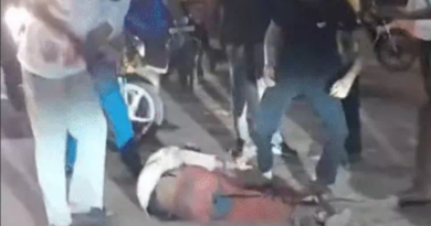 शिवपुरी में लोगों ने युवक को सड़क पर पटका, मारे लात–घूंसे और डंडा, पुलिस का सायरन सुन भागे आरोपी 3 In Shivpuri people threw a young man on the road cruely