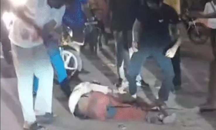 In Shivpuri people threw a young man on the road cruely