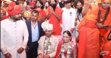 Ramdev Baba told Dhirendra Shastri - Maharaj will get you married in a mass conference