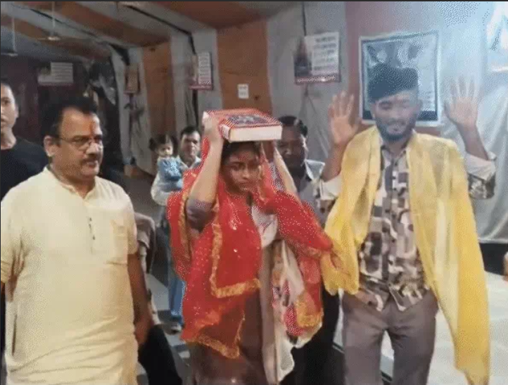 रुखसार ने हिंदू युवक से की शादी, नाम रखा वंशिका; बोली– सनातन में बचपन से रुचि थी 2 Rukhsar married a Hindu man In Khandwa
