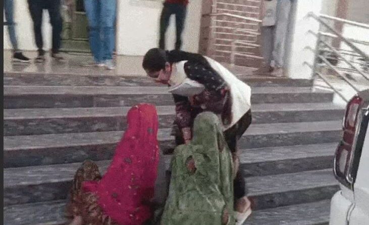 Tribal women held the Tehsildar's feet In Sheopur
