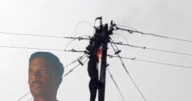A young man climbed a pole in Tikamgarh and was electrocuted