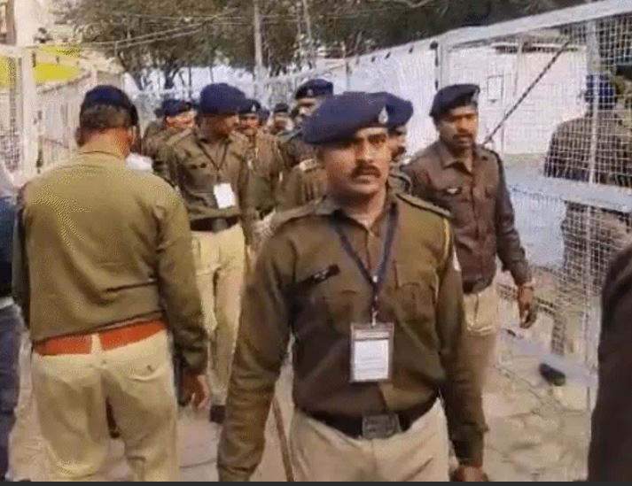 SC said – worship in Bhojshala till 12 noon then namaz will be held