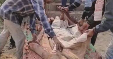 After the father's murder in Dhar and the body was bathed